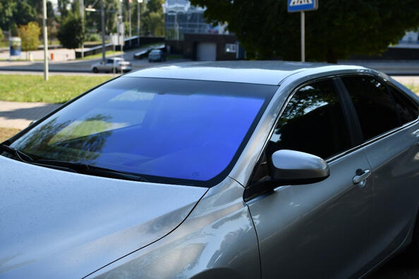 Thermal film in the world of tinting: functions and advantages