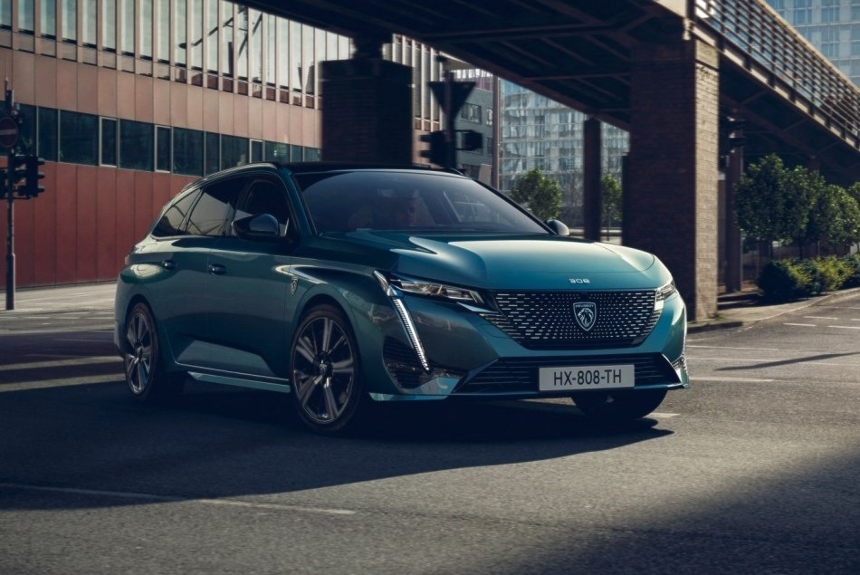 Review of the third generation of the Peugeot 308 SW station wagon