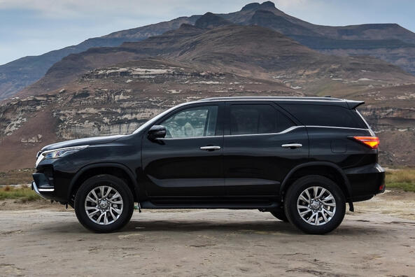Toyota Fortuner: the embodiment of a modern SUV Photo 2