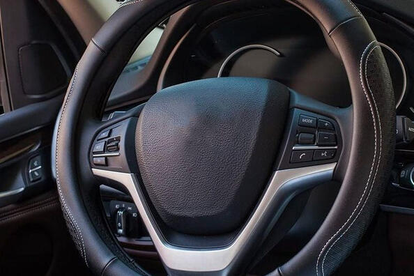 How to choose a car steering wheel cover