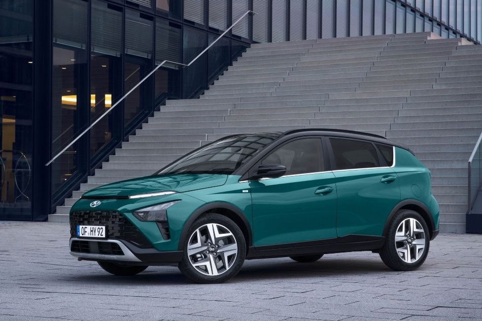 Review of the compact city crossover Hyundai Bayon