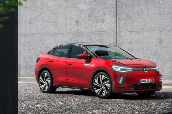 Review of all-wheel drive electric crossover Volkswagen ID.5 GTX Photo 2