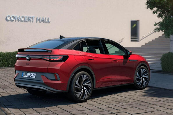 Review of all-wheel drive electric crossover Volkswagen ID.5 GTX Photo 3