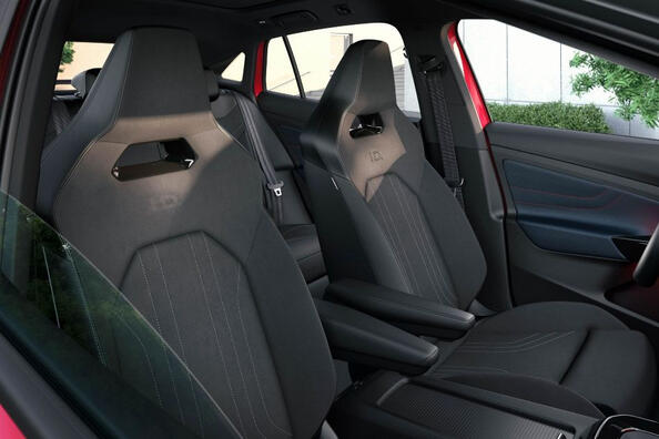Review of all-wheel drive electric crossover Volkswagen ID.5 GTX Photo 6