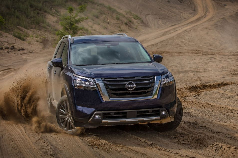 Review of the fifth generation of the Nissan Pathfinder SUV
