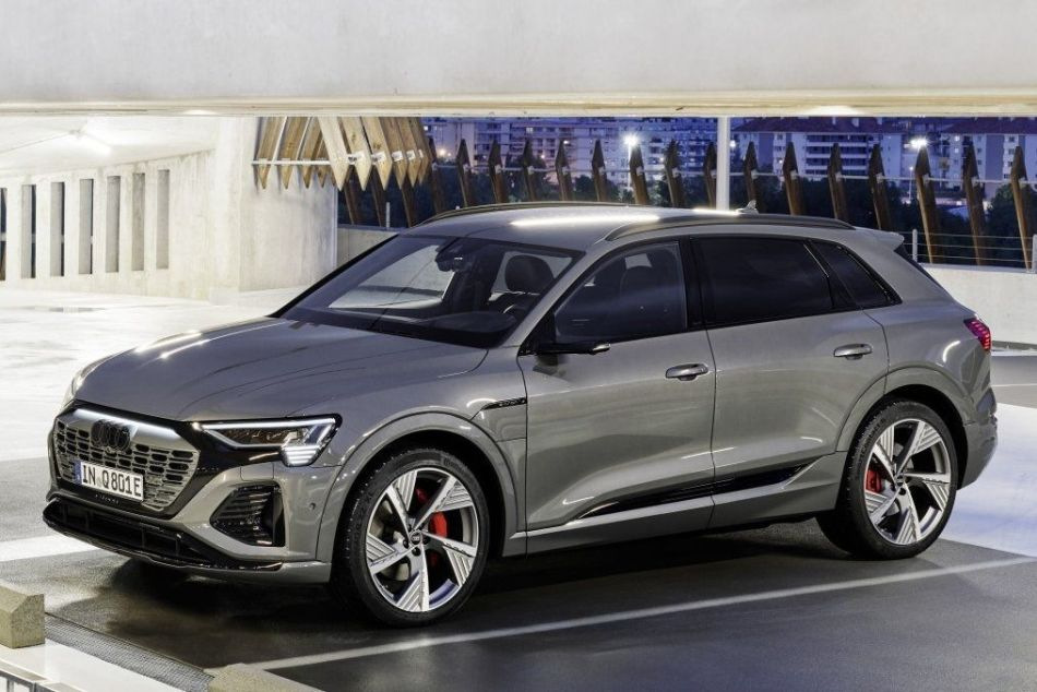 Electric all-wheel drive crossover Audi Q8 e-tron