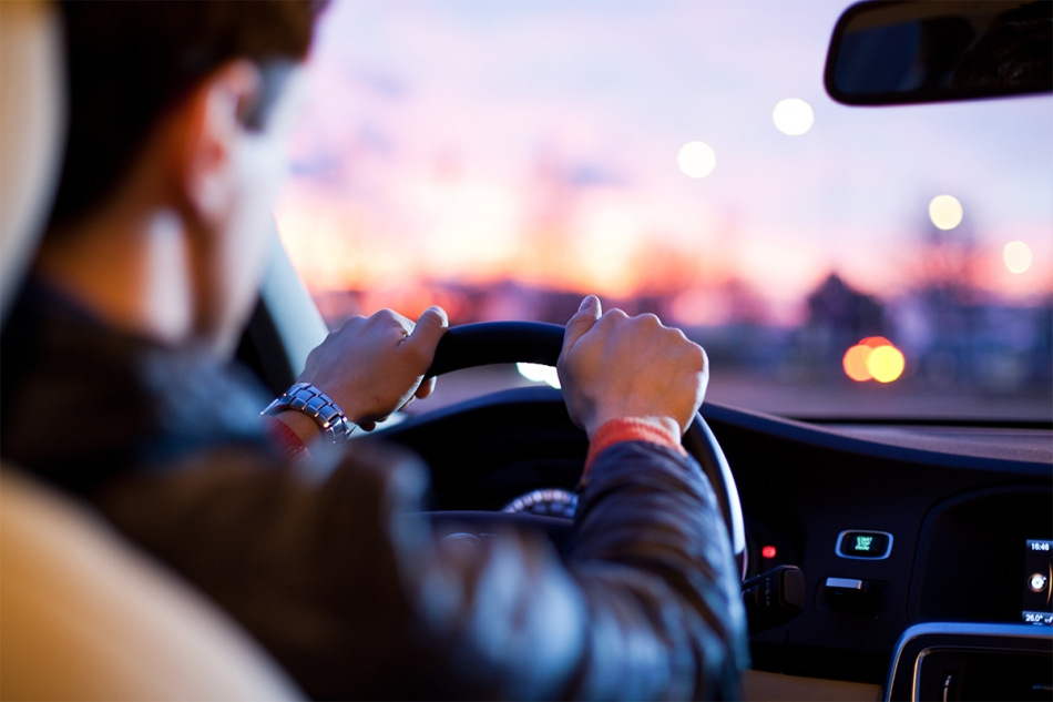 How to reduce back discomfort during long car rides