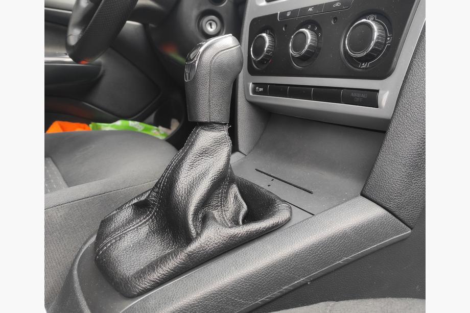 Skoda Octavia II A5 2010-2013 Leather Gear Shift Boot Image