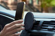 How to choose a phone holder: a guide for car owners photo 1