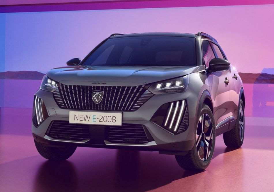 Peugeot e-2008: review of the updated compact electric car