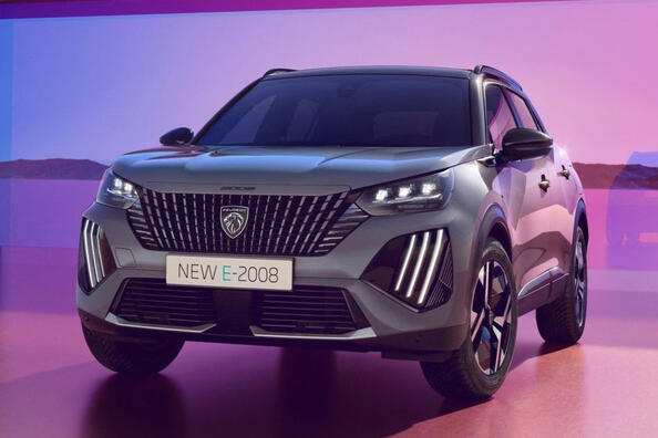 Peugeot e-2008: review of the updated compact electric car