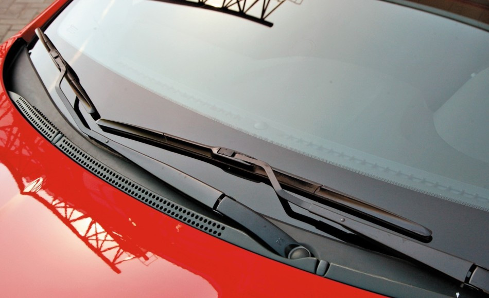 Proper care of car wipers: practical tips