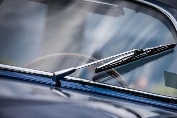 How to restore the transparency of the car glass?