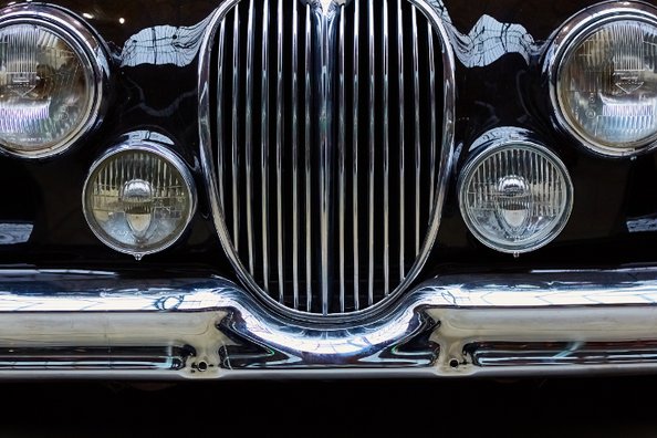 How to preserve the shine of chrome car parts for a long time? Photo 1