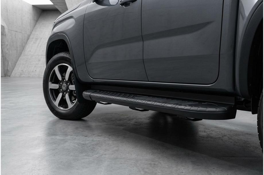 Volkswagen Amarok 2022- Side Steps Bosphore Black (2 pcs, Aluminum) Image