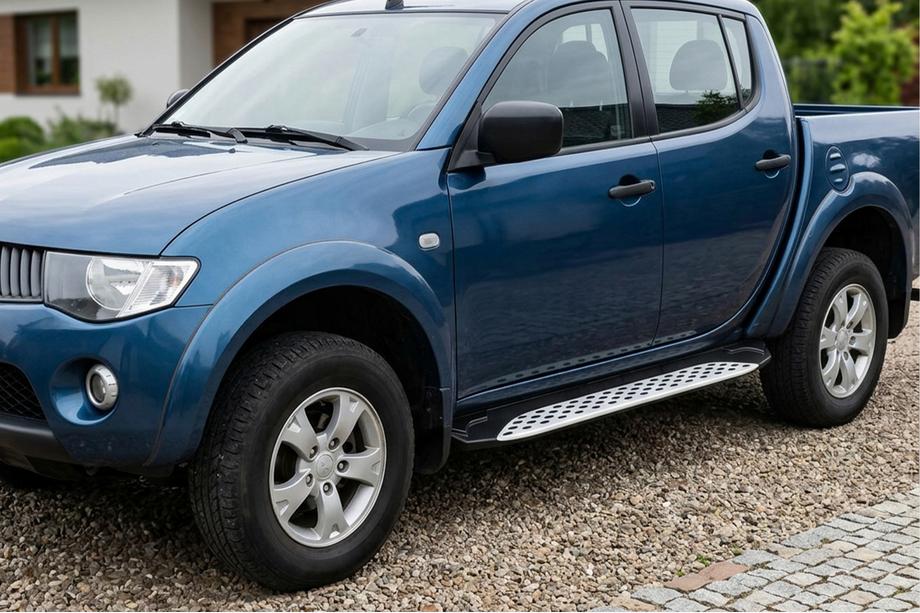 Mitsubishi L200 2006-2015 Side Steps Shining V1 (2 pcs, Aluminum) Image