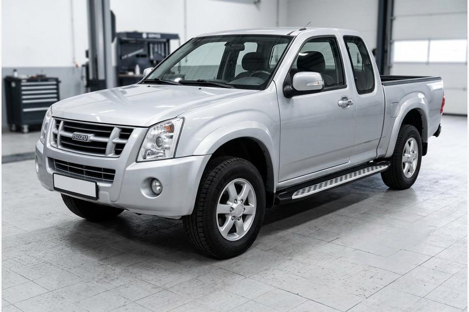 Isuzu D-Max 2002-2011 Side Steps Shining V1 (2 pcs, Aluminum) Photo 1