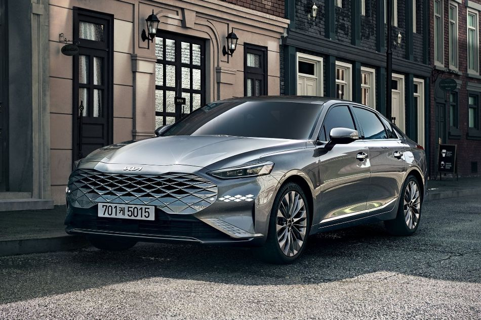 KIA K8: flagship sedan with ambitions