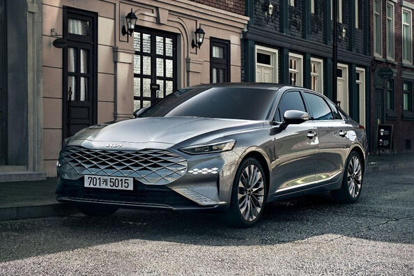 KIA K8: flagship sedan with ambitions
