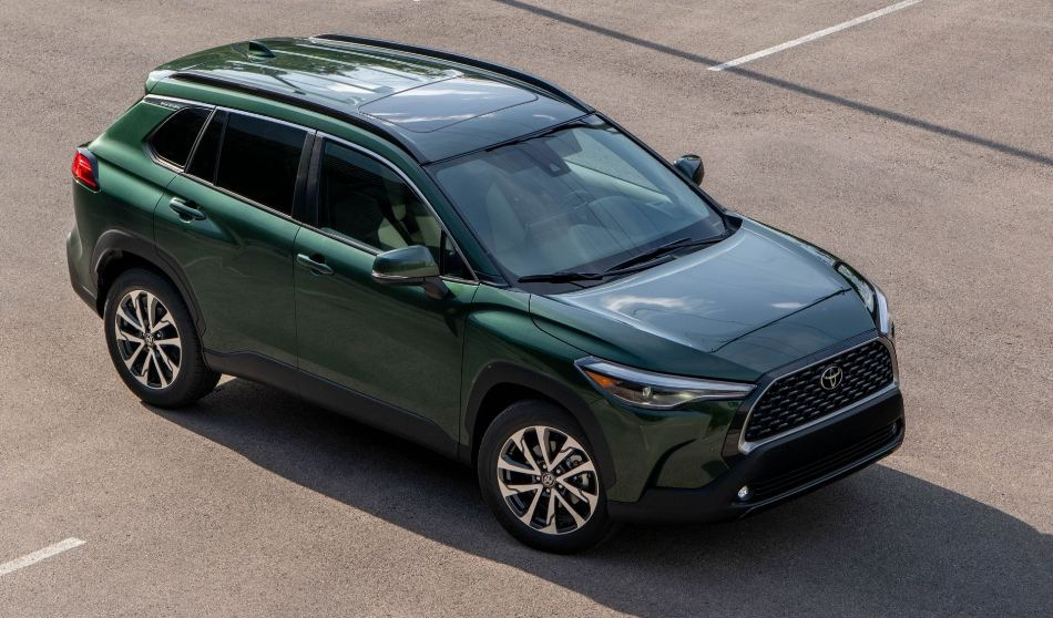 Toyota Corolla Cross: review of a compact urban crossover