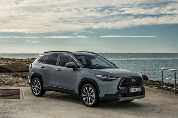 Toyota Corolla Cross: review of a compact urban crossover