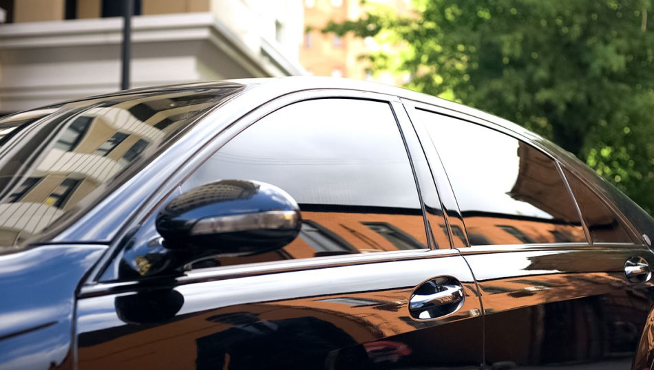 Car glass tinting: practical and aesthetic aspects
