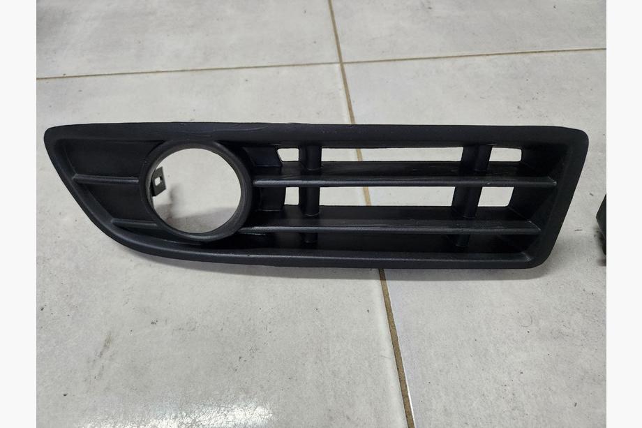 Volkswagen Bora 1998-2004 Fog Light Bracket Image