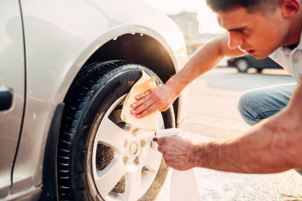 How to clean car alloy wheels from oxidation