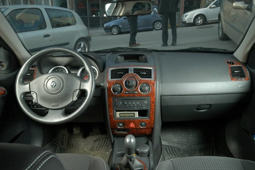 We update the car’s torpedo: the use of overlays on the panel
