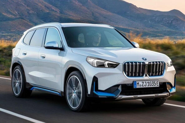 Overview of the compact electric crossover BMW iX1