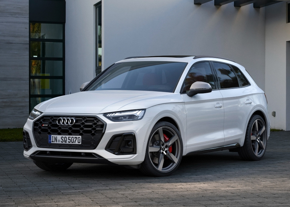 Review of the updated sports crossover Audi SQ5