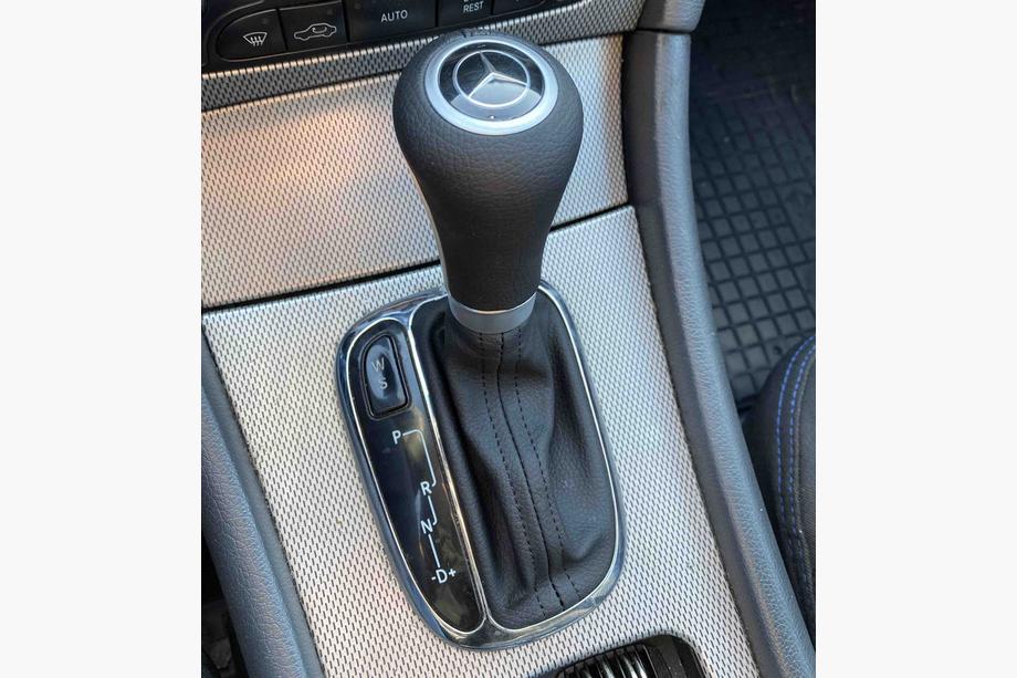 Mercedes C-class W203 2000-2007 Gear shift knob with boot A2032672088 (Automatic Transmission) Image