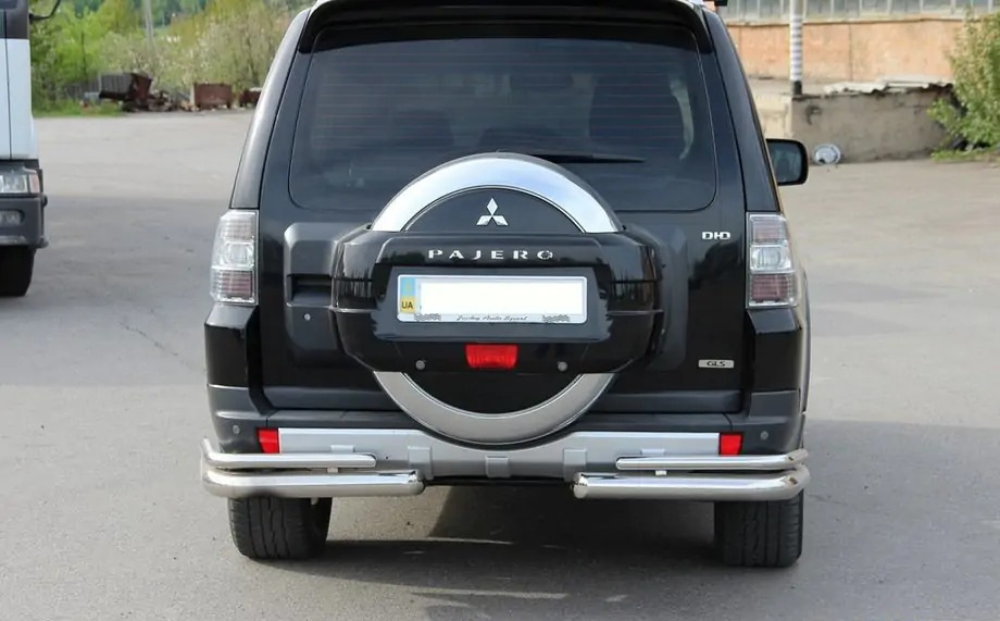 Protective arches of the rear bumper: benefits and tips for choosing