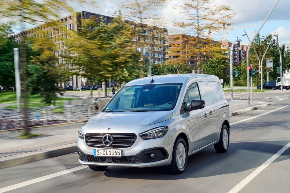 Overview of the compact city van Mercedes-Benz Citan Furgon