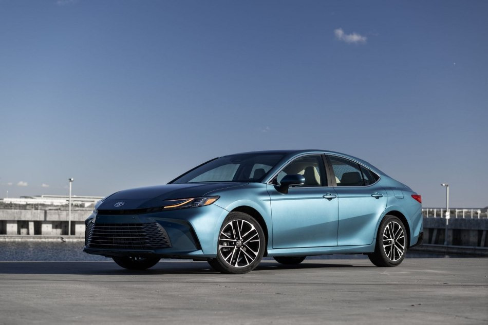 Toyota Camry 9th generation: comfort and technology of a new level