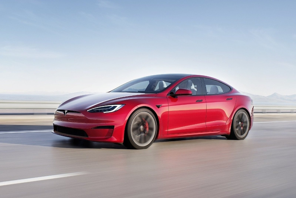 Tesla Model SI generation: review of the updated electric liftback