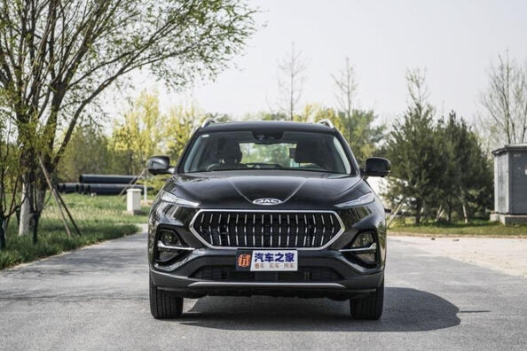 Review of the compact city crossover JAC S7