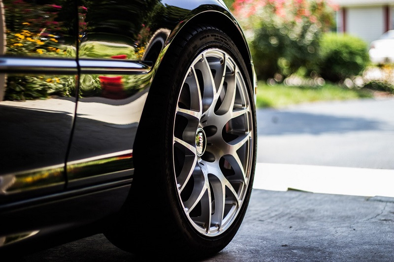 How to restore the shine of car alloy wheels?