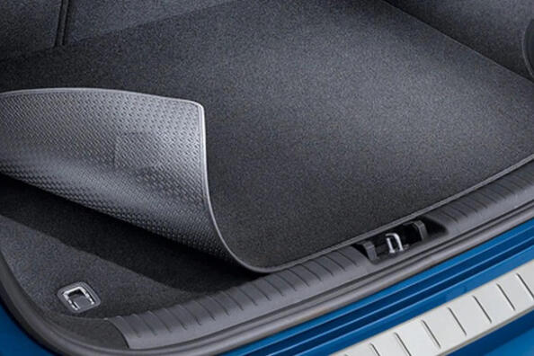 Which trunk mat is better: rubber or textile?