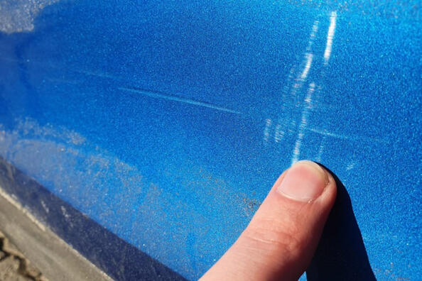How to remove scratches on the car body?
