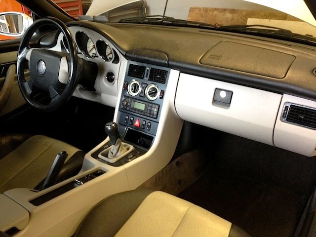 Is it possible to paint plastic in the car interior?