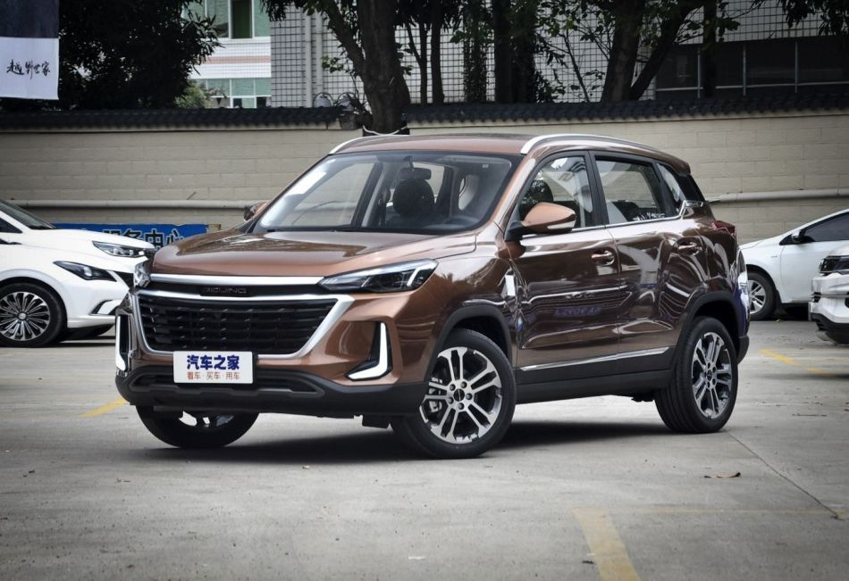 BAIC X3 of the second generation: a compact and stylish crossover