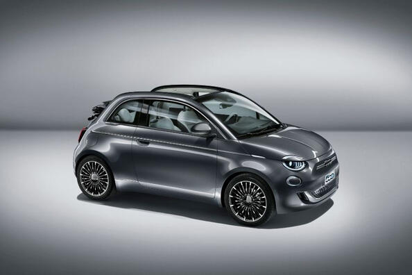 Fiat 500e Cabrio: stylish electric cabriolet for the city
