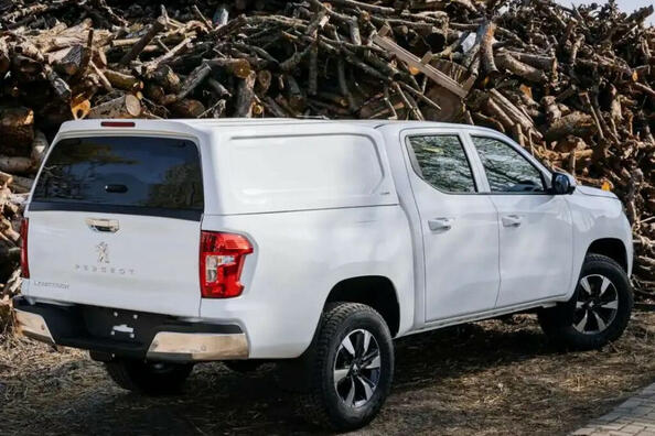 How to close the body of a pickup truck: reliable solutions for cargo protection
