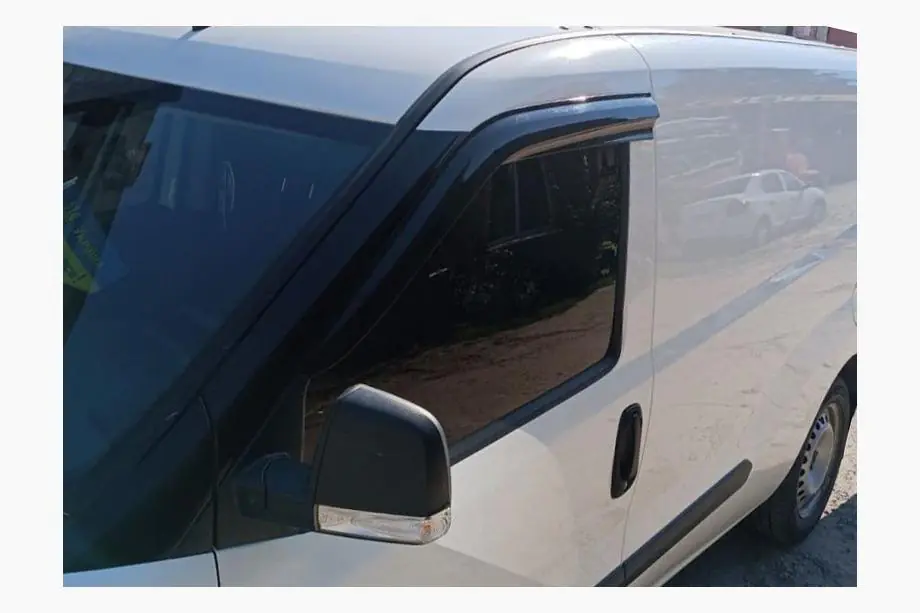 Fiat Doblo II 2010-2022 Window Deflectors (2 pcs, Sunplex Sport) Image