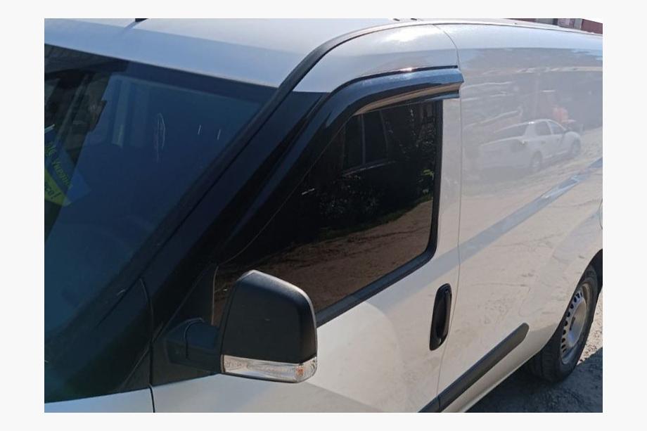 Hyundai H350 2014- Window Deflectors (2 pcs, Sunplex Sport) Image