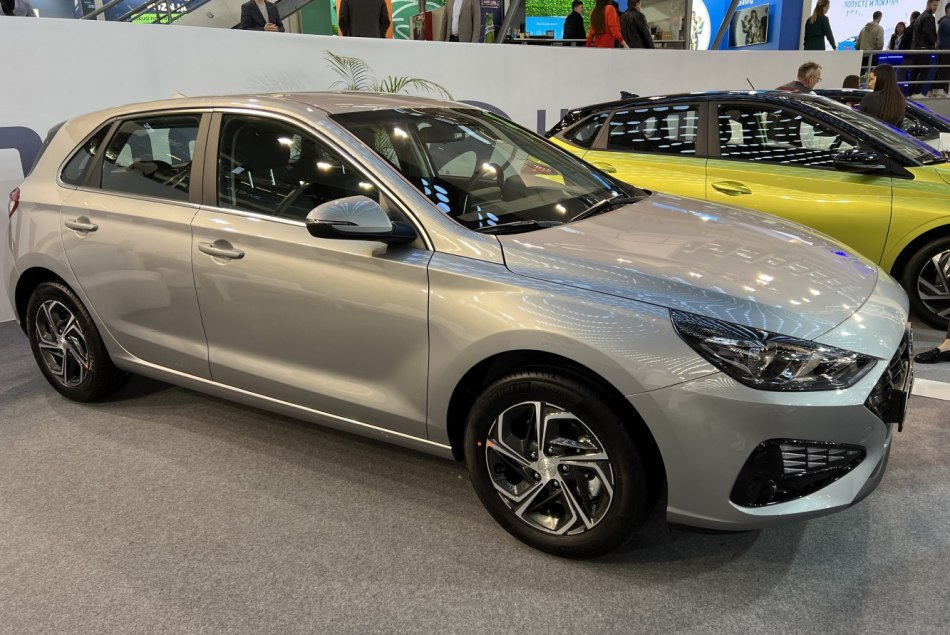 Review of the updated hatchback Hyundai i30 of the third generation