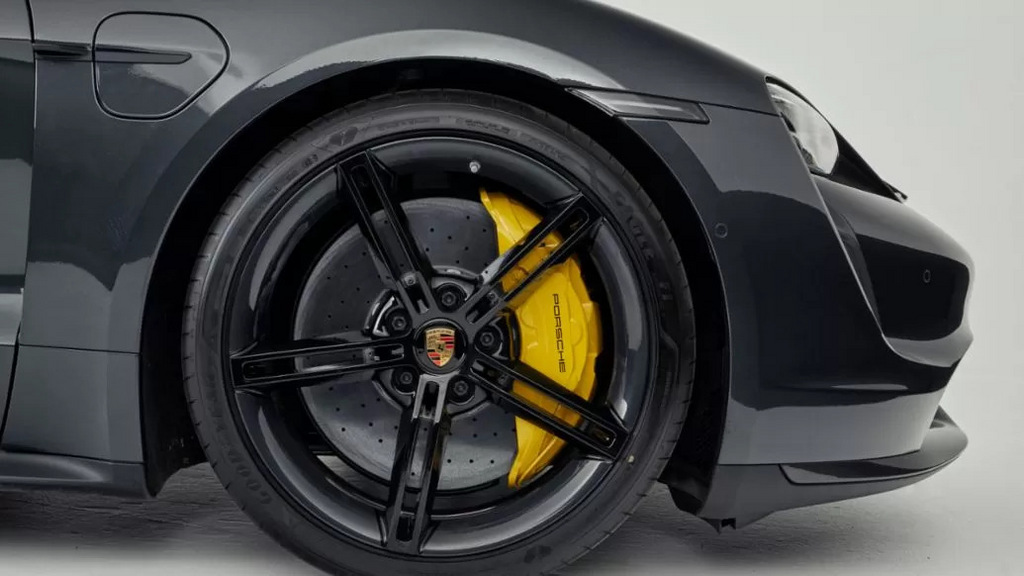 Electric car wheels: stylish enemies of the power reserve?