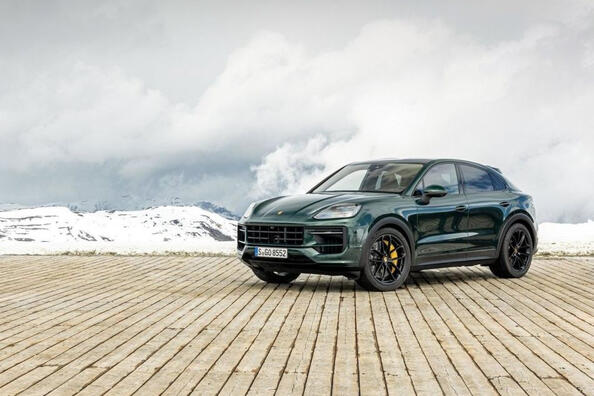 Porsche Cayenne Coupe: a luxurious crossover with an updated look