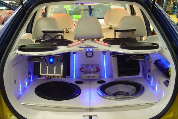 High-quality sound on the road: we make the perfect audio system